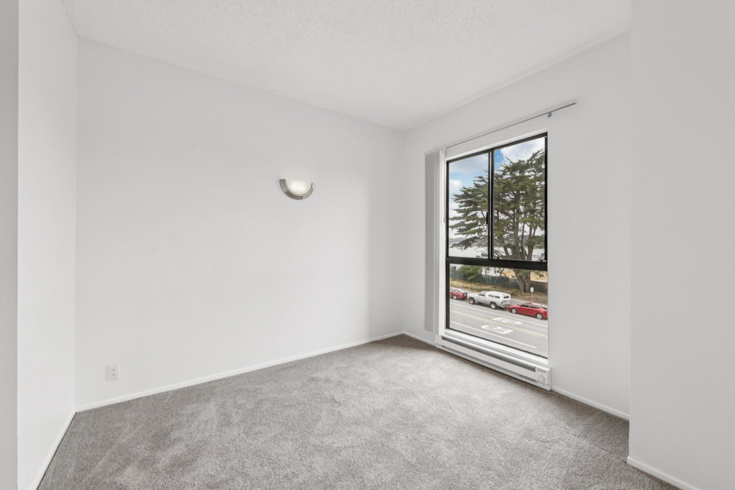Lakewood Apartments at Lake Merced Image 26
