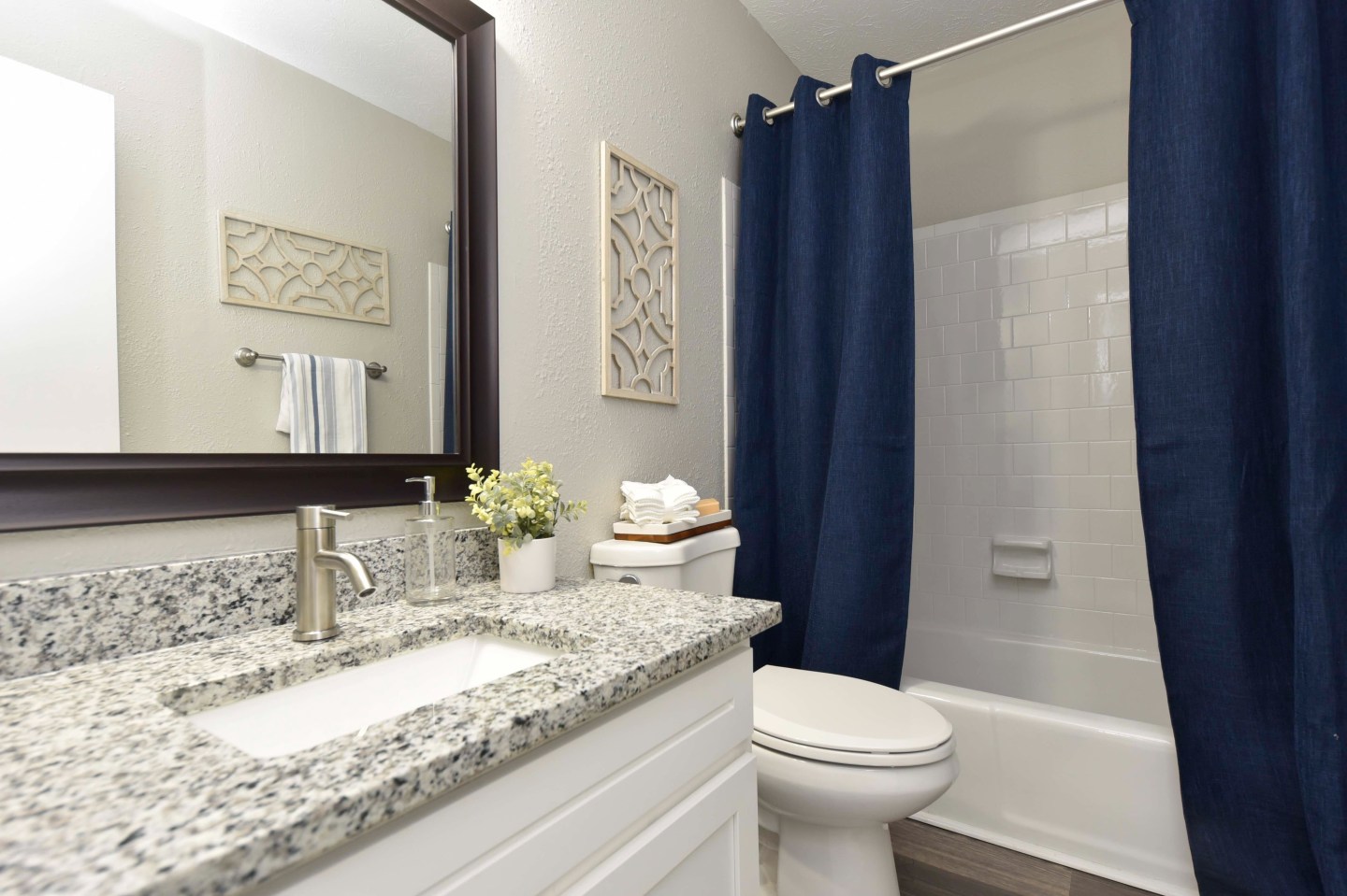 The Huntley Apartment Homes Image 7