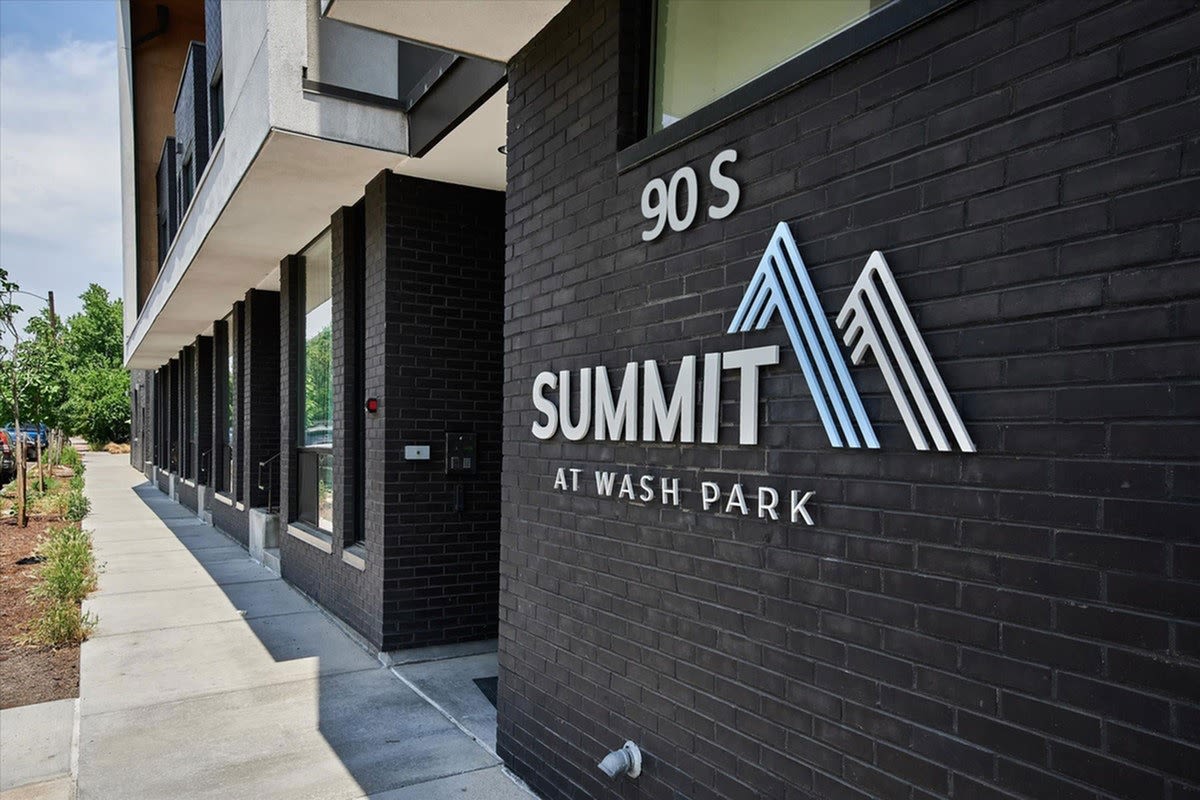 Summit at Wash Park Apartments Image 29