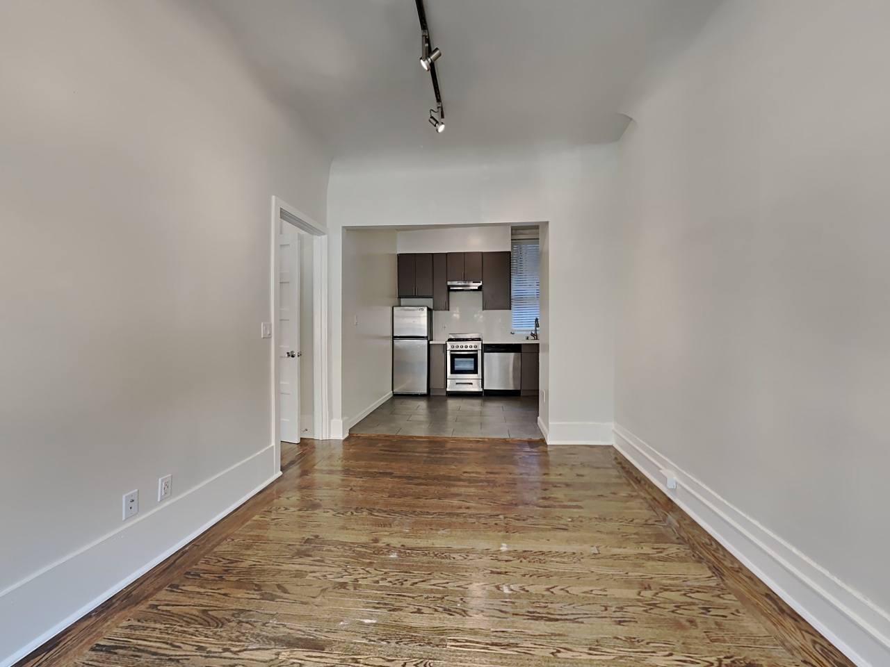 245 Leavenworth St. Image 2