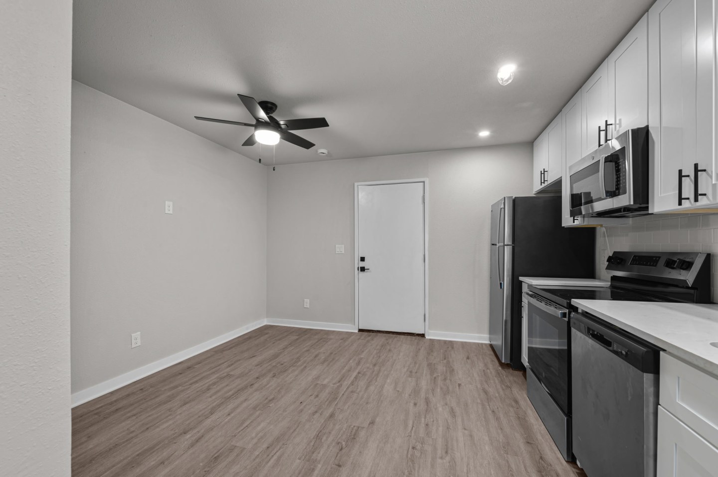 Sunset Heights Image 62