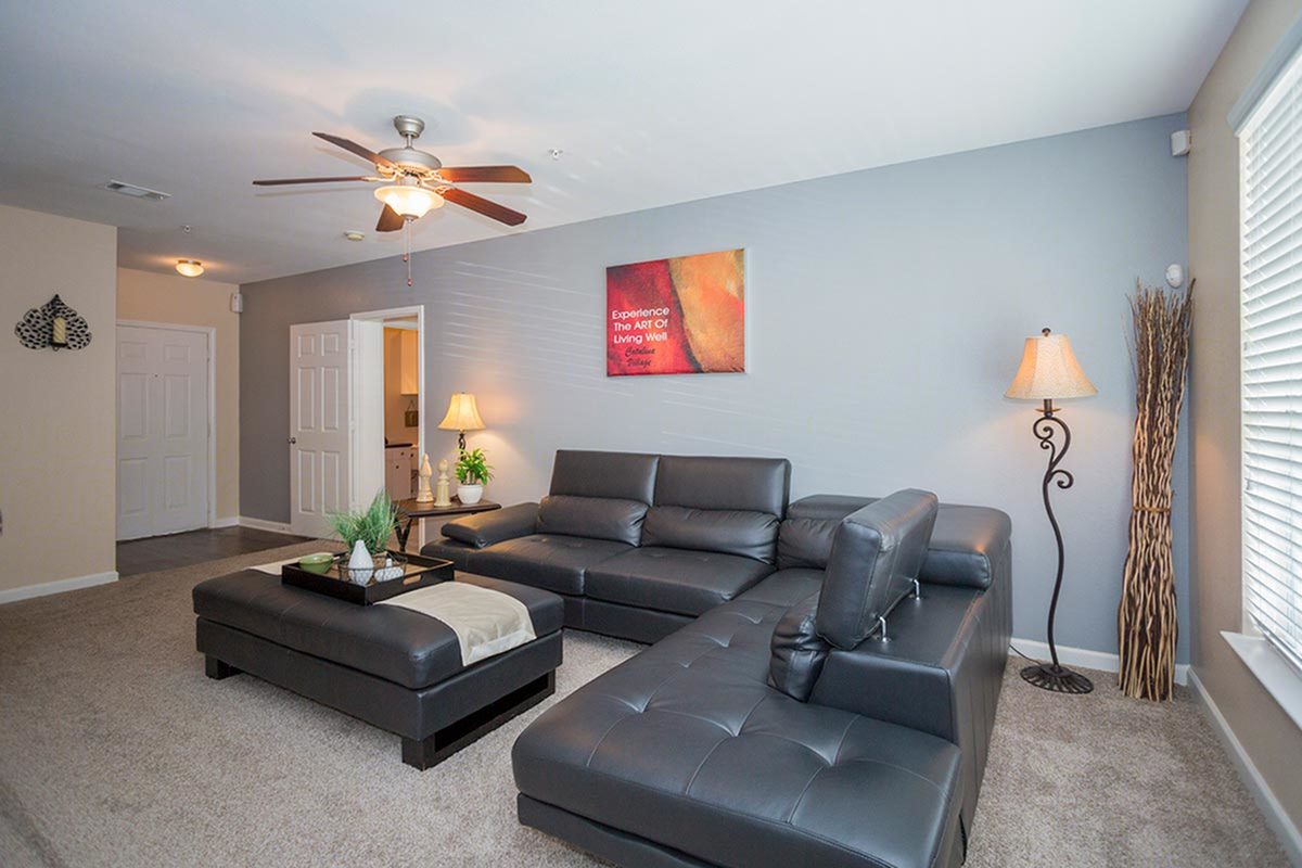 Catalina Village Apartment Homes Image 11
