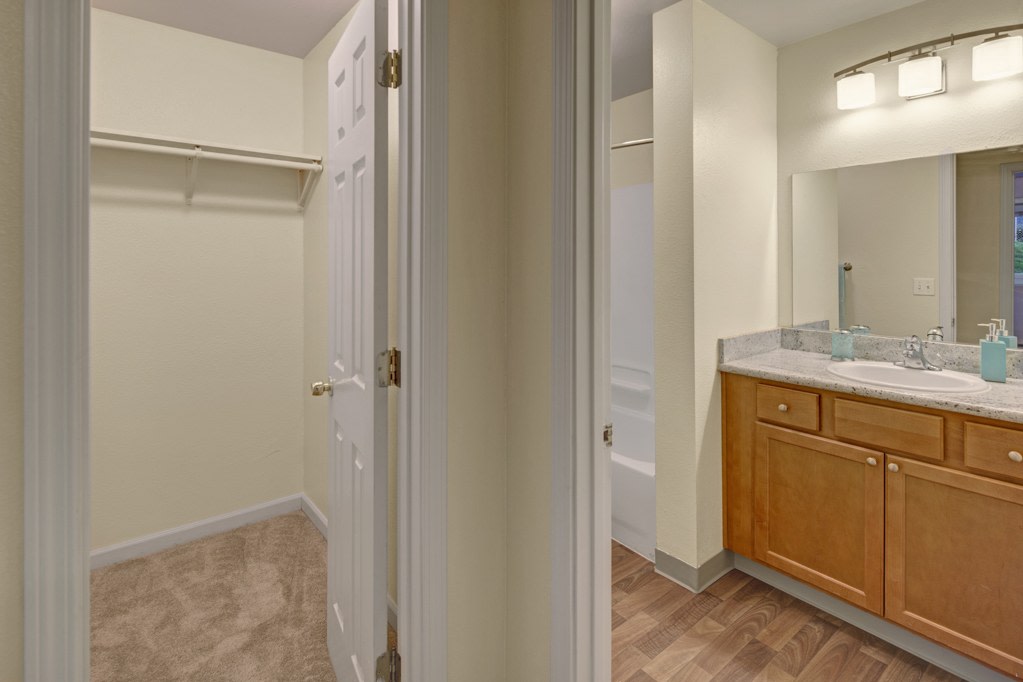 Hillside Chalet Apartment Homes Image 12