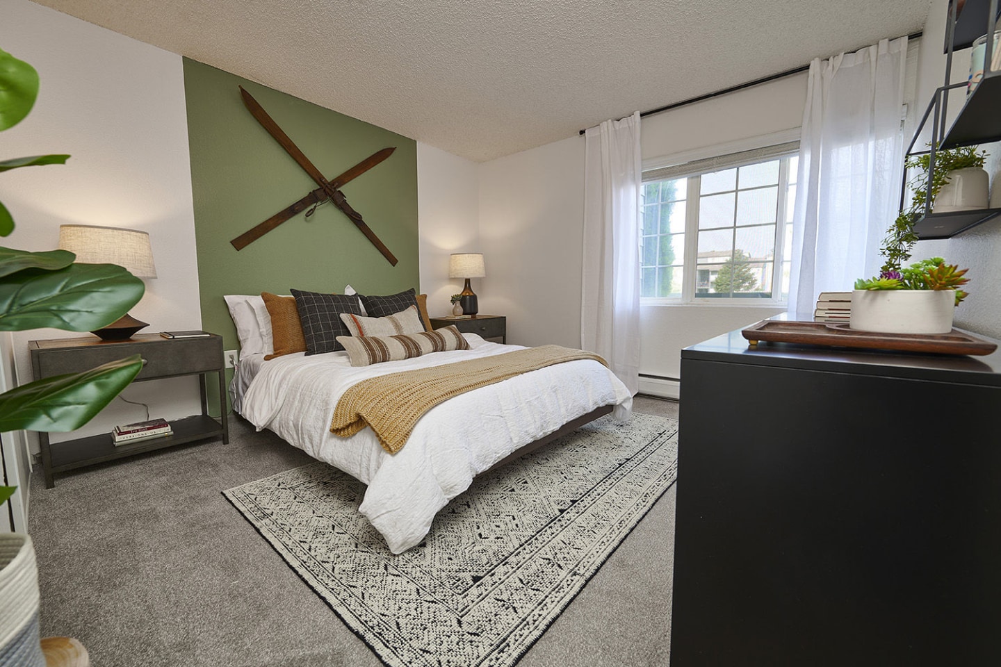 Lowry Heights Image 18