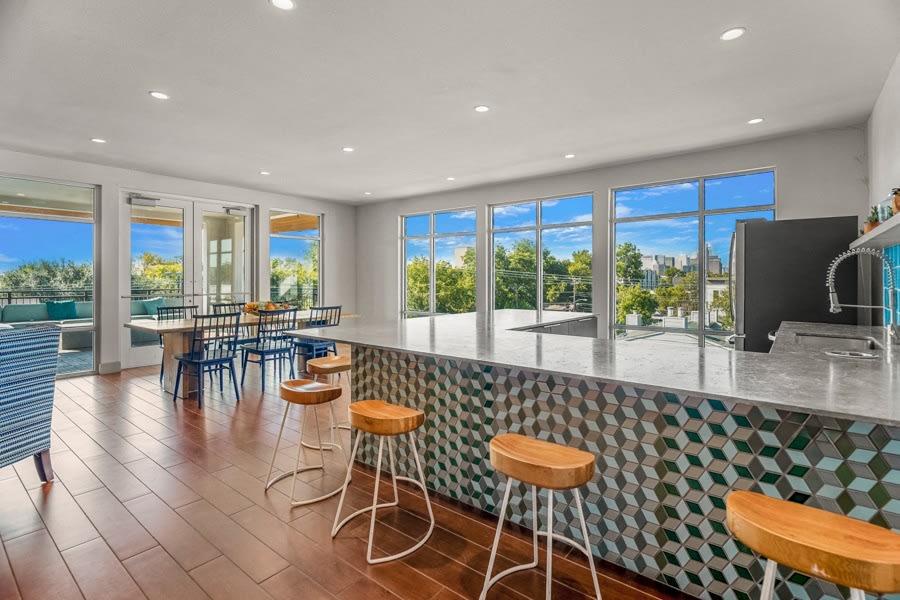 Larq Henderson Apartments Dallas Image 7