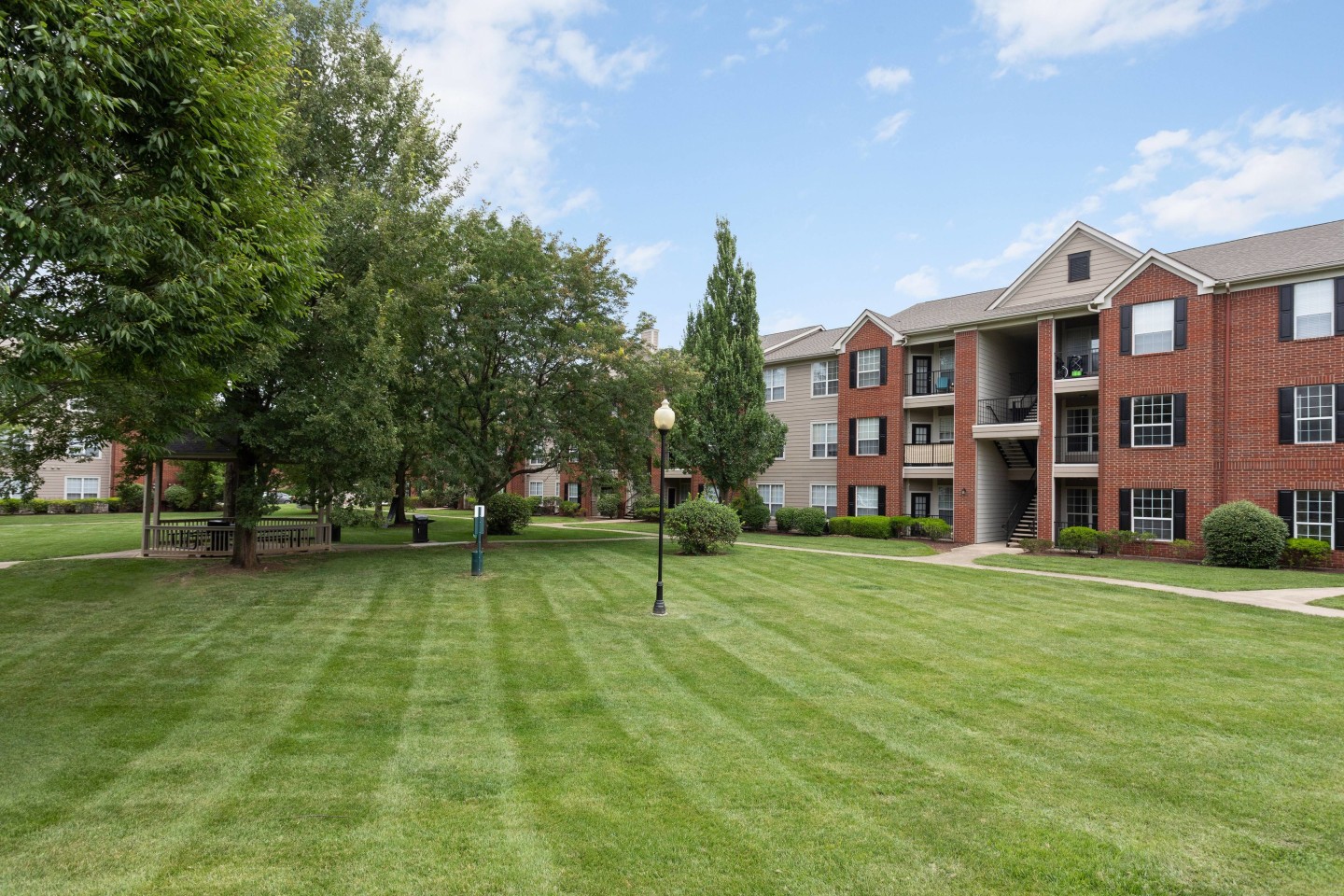 Oxmoor Apartment Homes Image 24