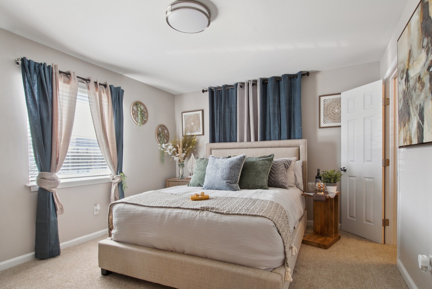 Emerald Pointe Image 13