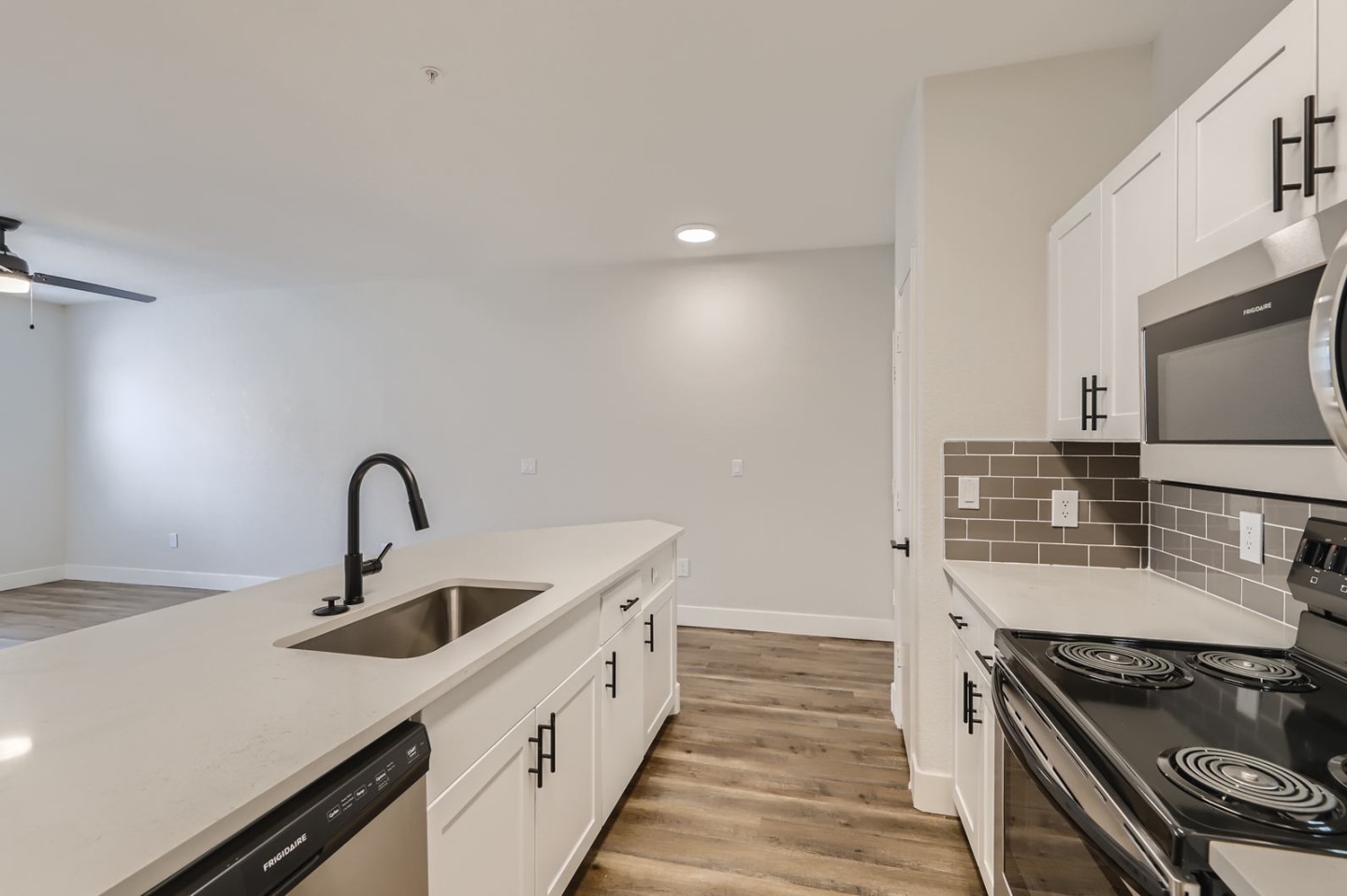 Mandarina Luxury Apartment Homes Image 44
