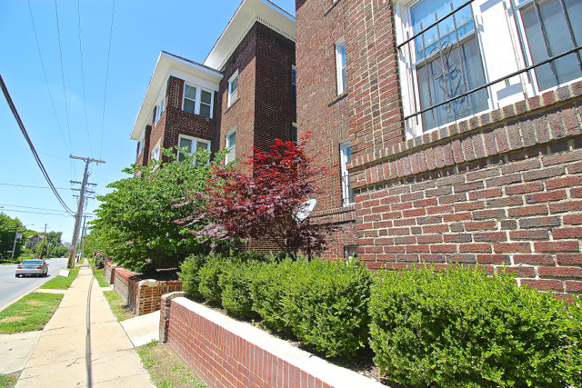 The Belmar - 916-918 E 39th Image 2