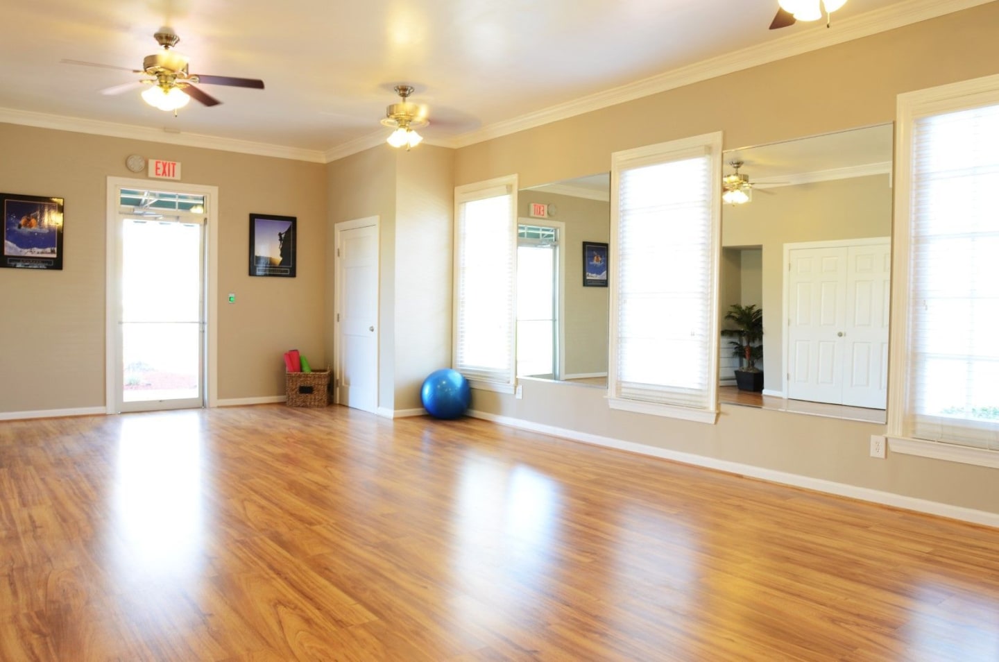 Thalia Gardens Apartments and Townhomes Image 3