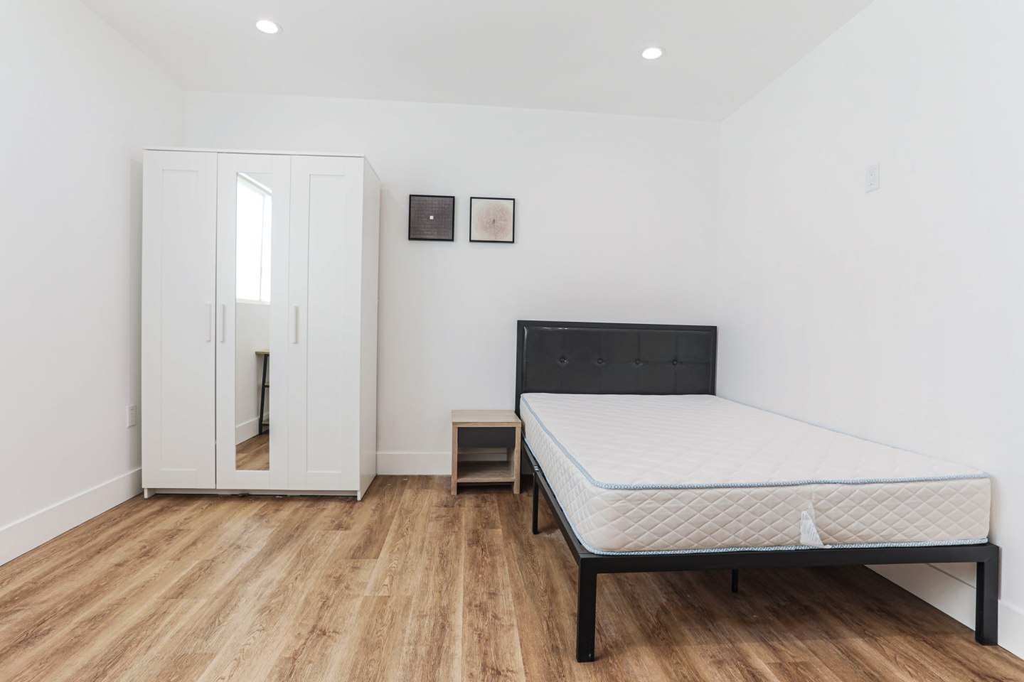 1620 W 35th Place - Co-Living Image 11