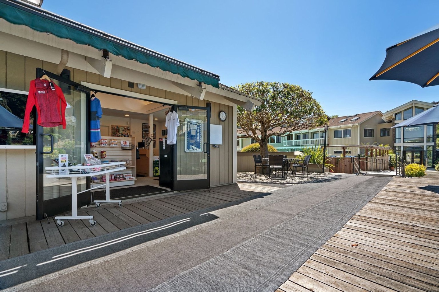 Harbor Point Waterfront Apartments Image 45