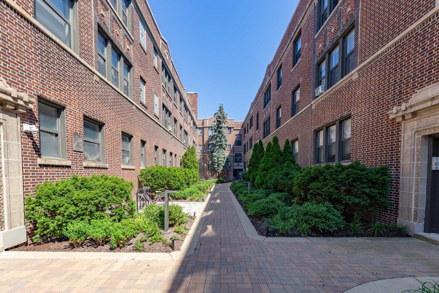 Ellis Court Image 4