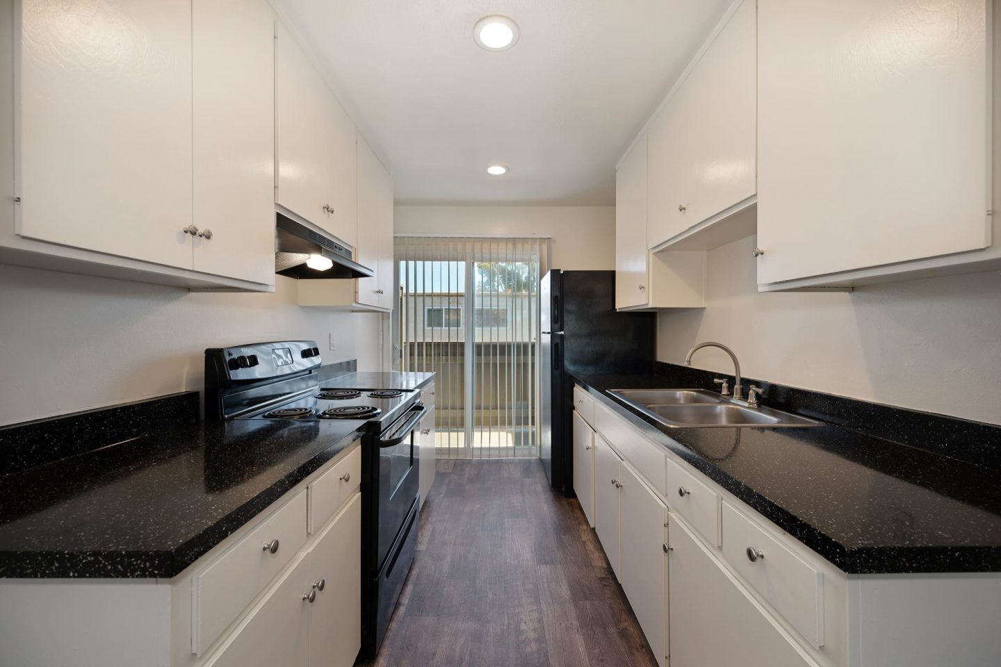 Coast Village Apartment Homes Image 18