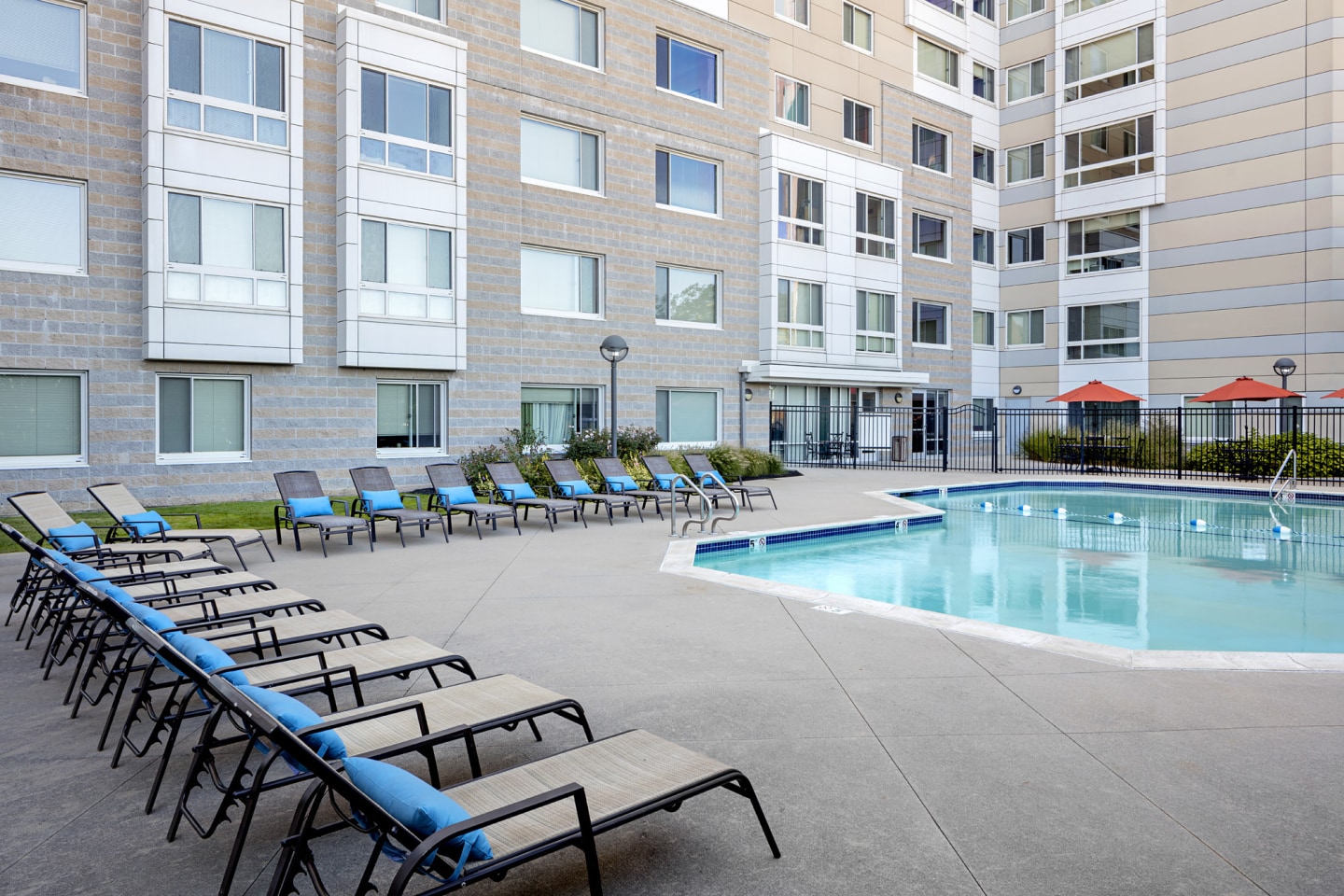 Peninsula Apartments Image 10