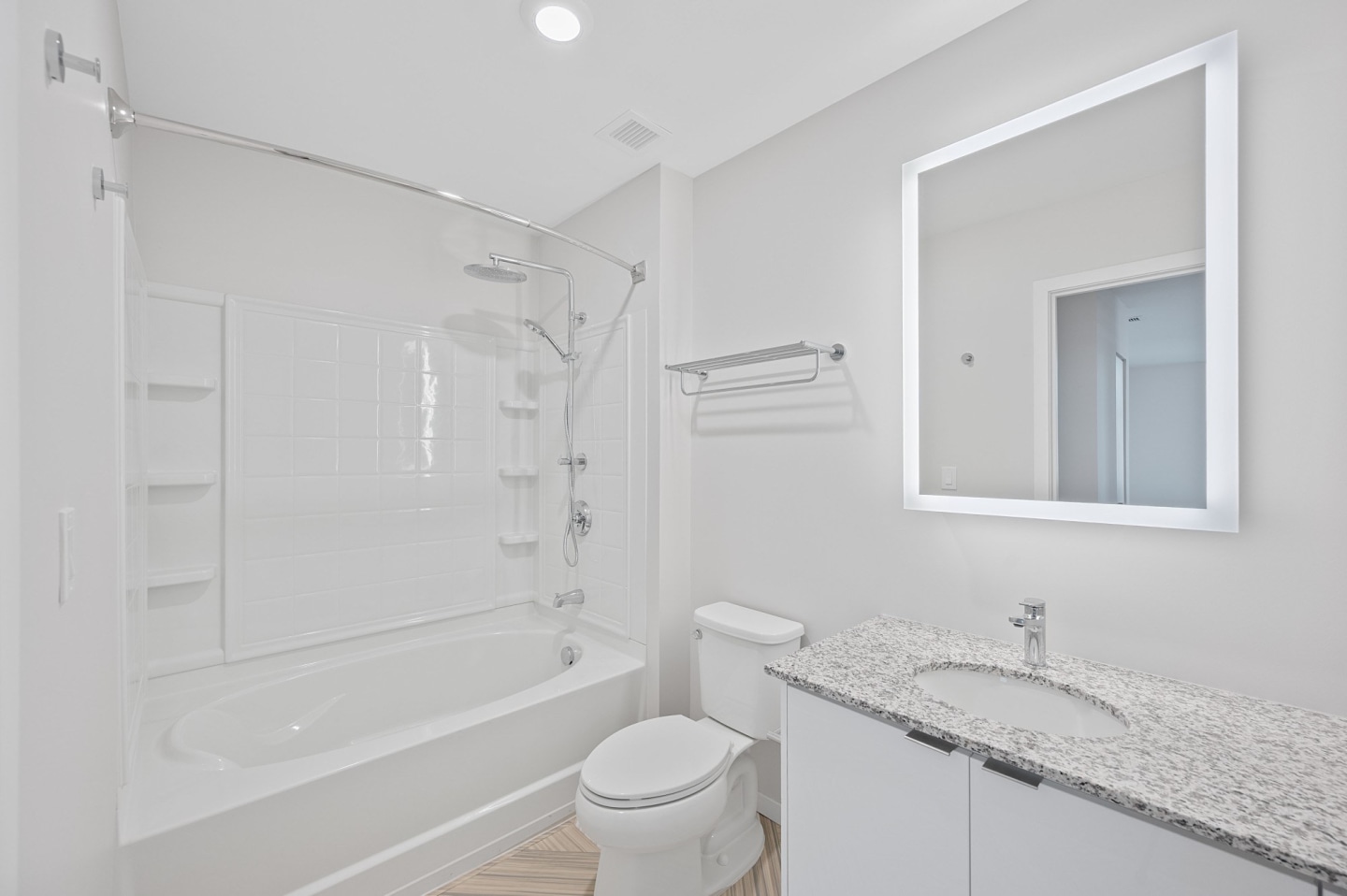 Sky Central Apartments Image 6
