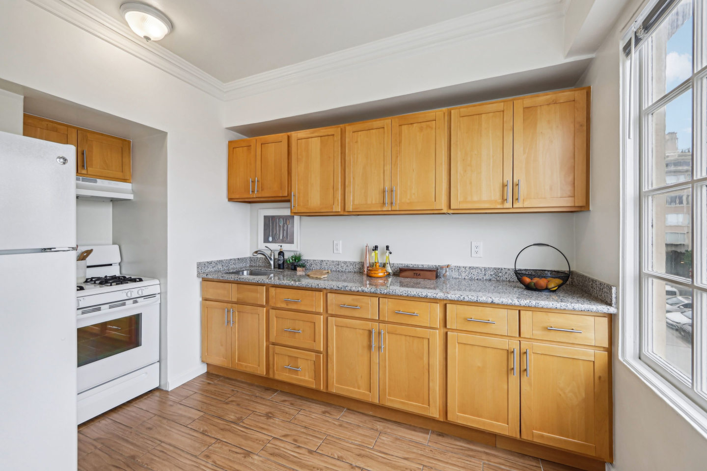899 Green Street Image 1