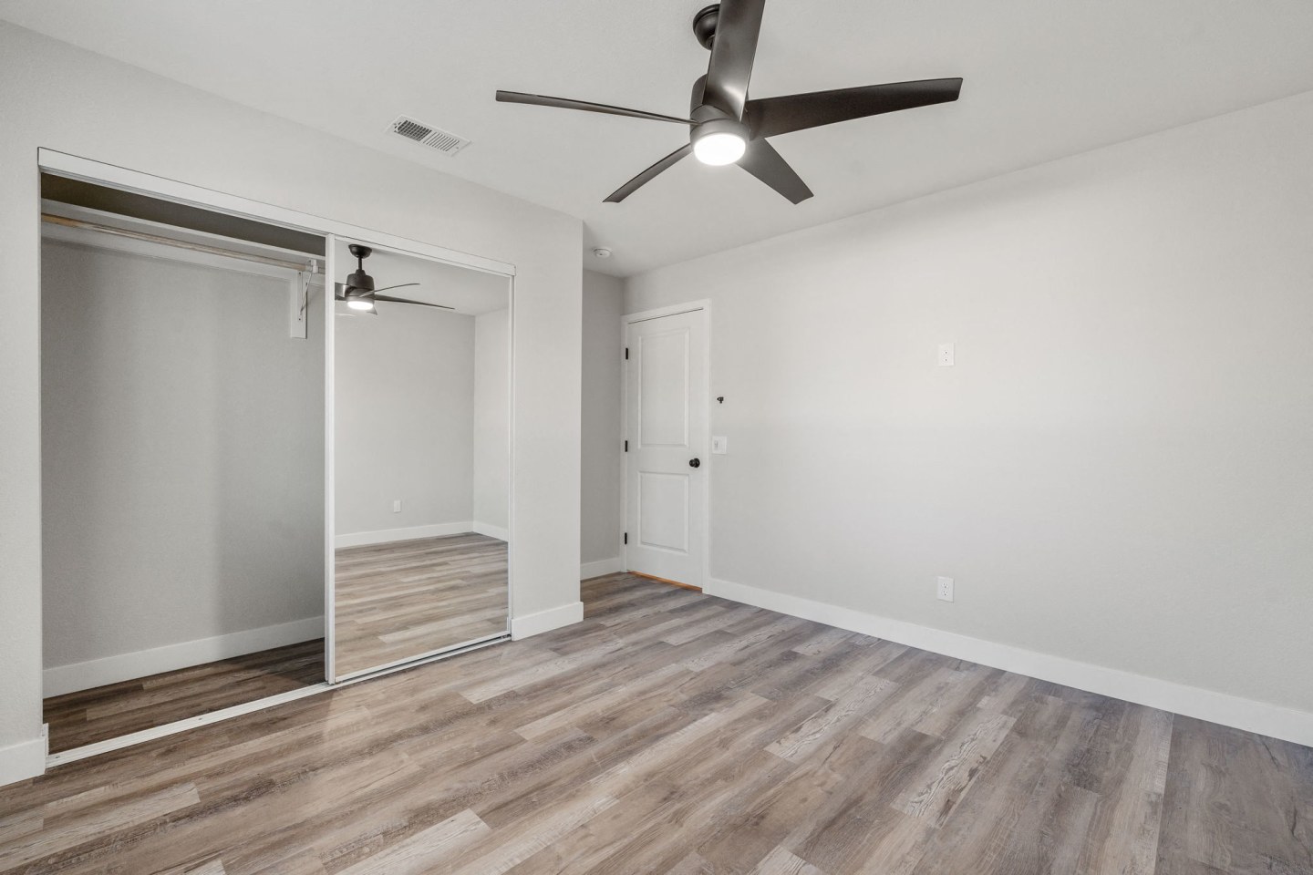311 Apartment Homes Image 8
