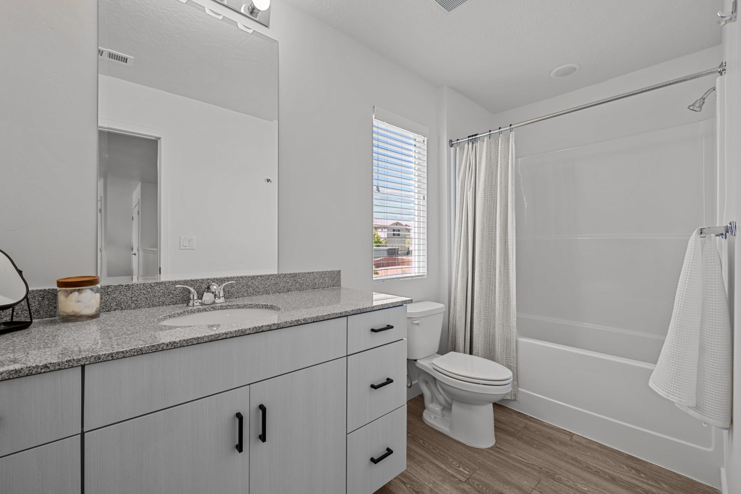 Desert Village Townhomes Image 8
