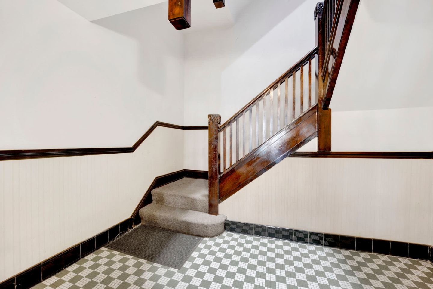 5073 N Wolcott Ave Image 7