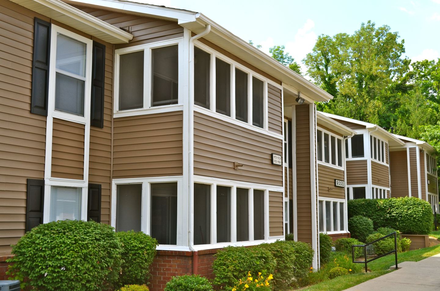 Paddock Club Apartments Image 2