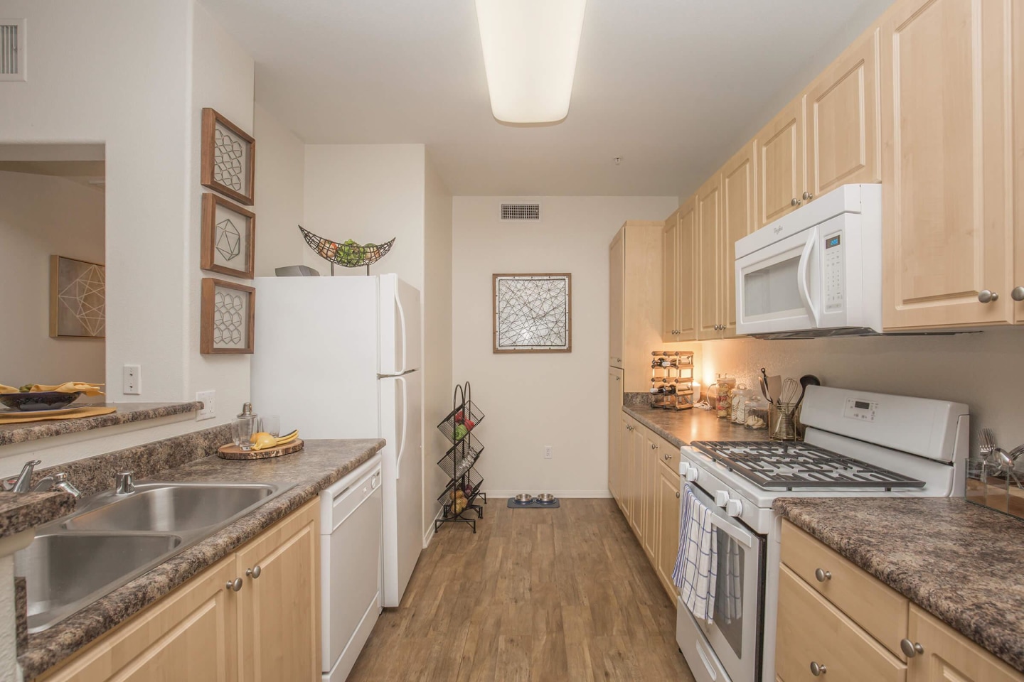 Laurel Vista Apartment Homes Image 16