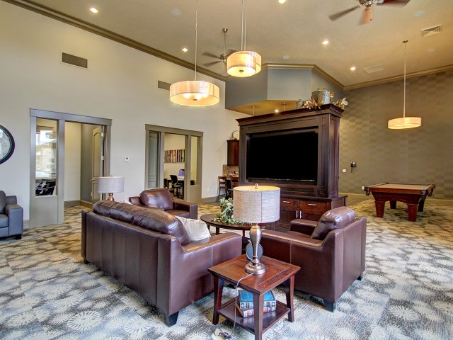 Red Tail Apartments Image 10