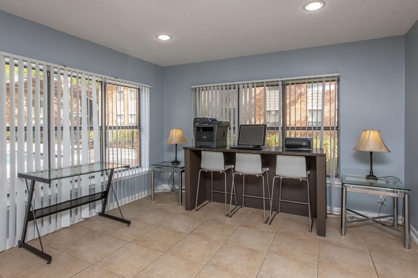 Coachman Club Apartments Image 18