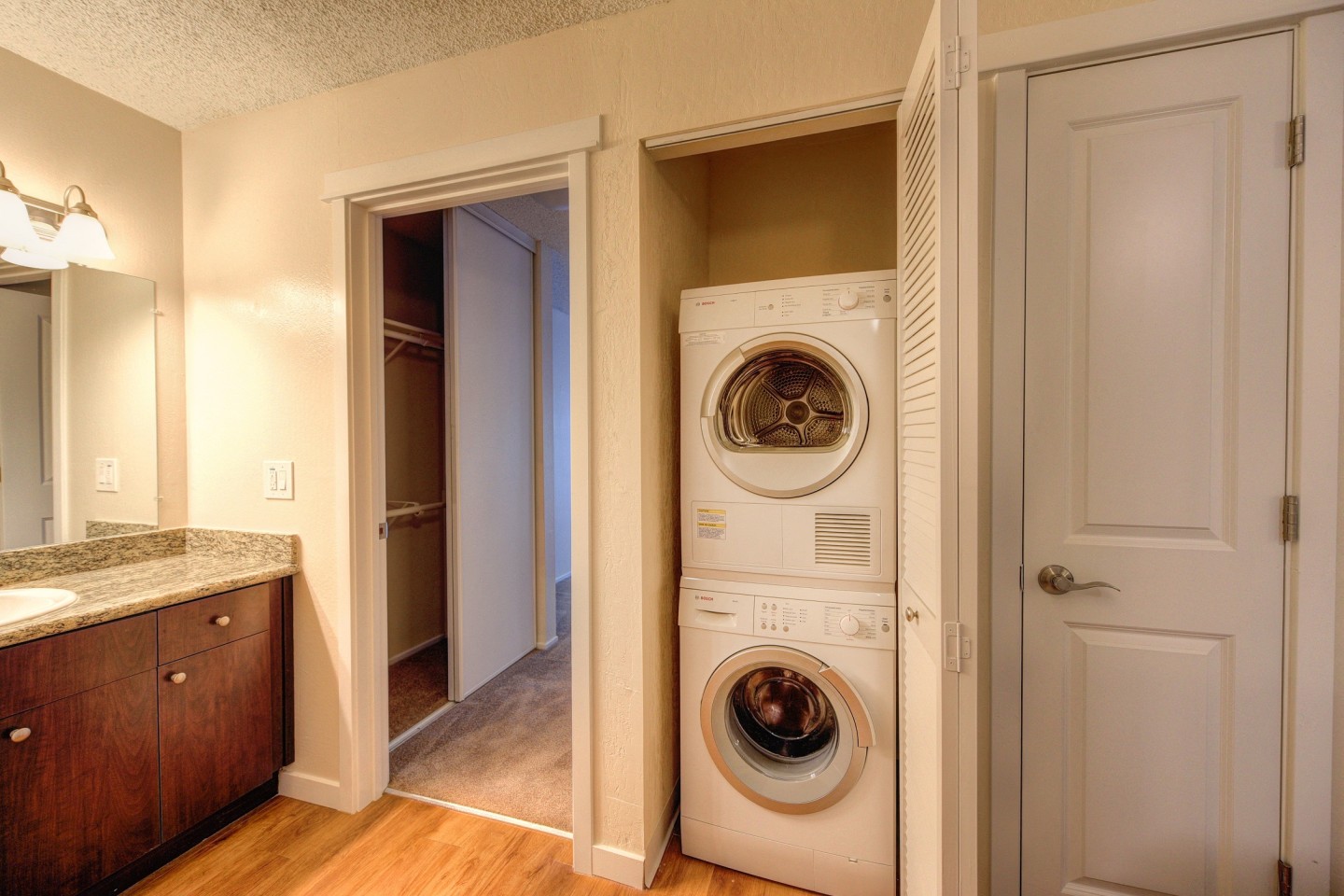 The Retreat Apartments Image 10