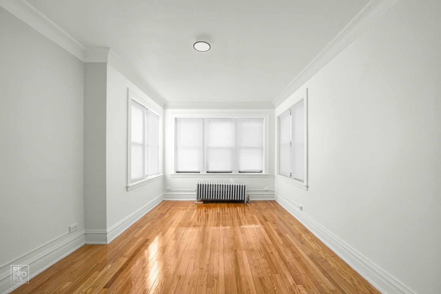 1704 W 77th St Image 10