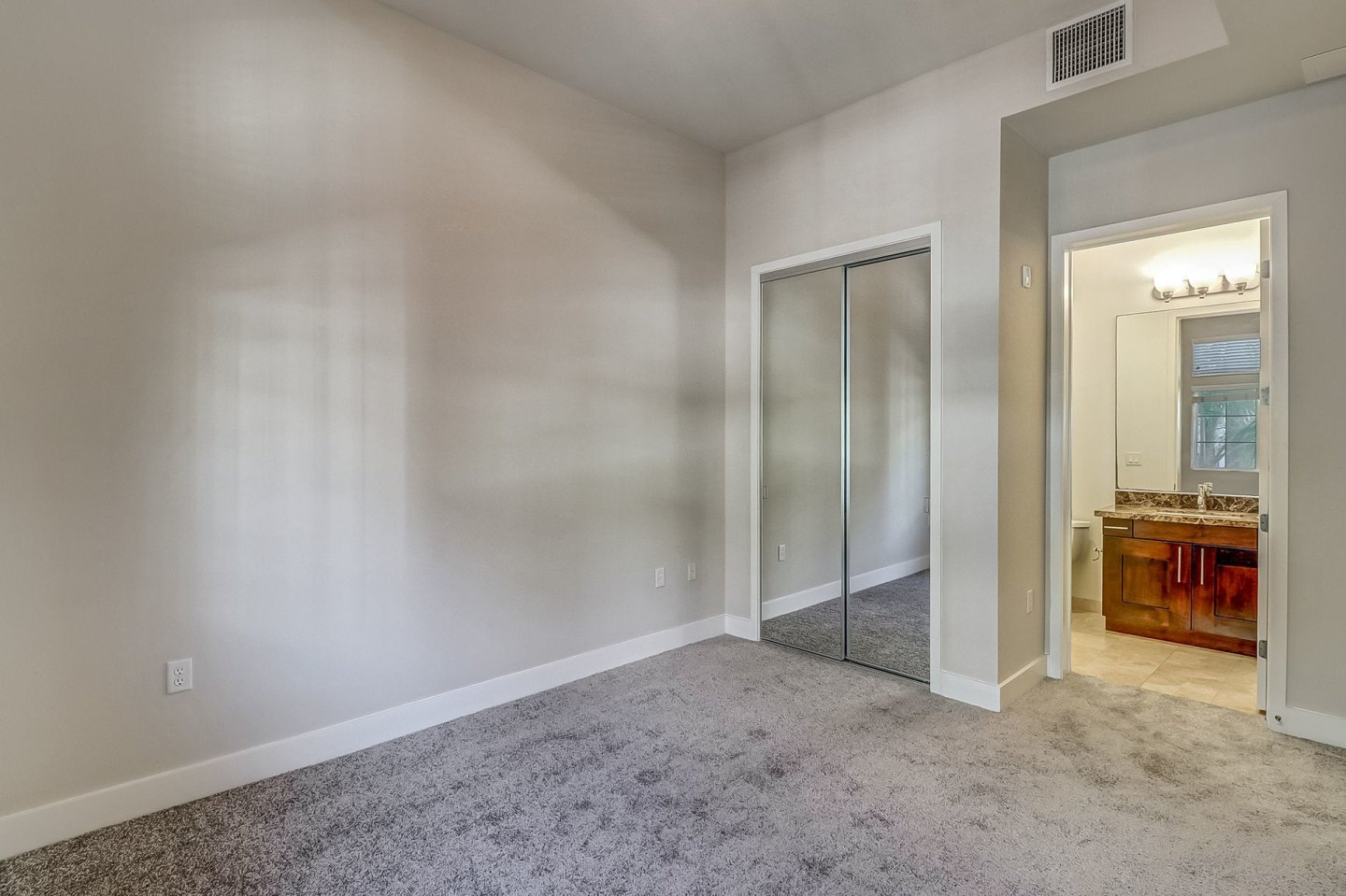 Axis 2300 Image 96