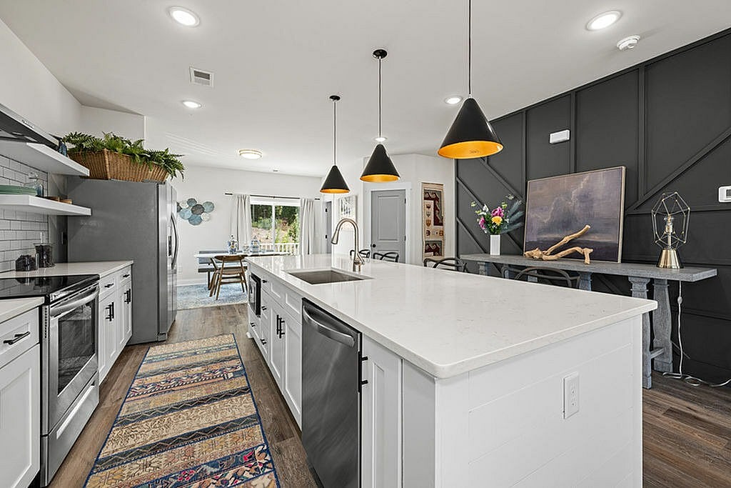 Blu South Townhomes Image 31
