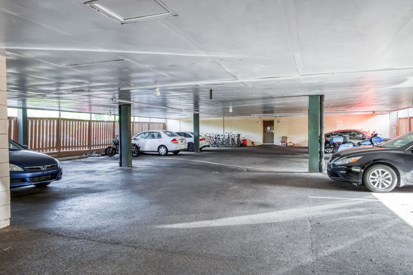 Edgewater Apartments Image 35