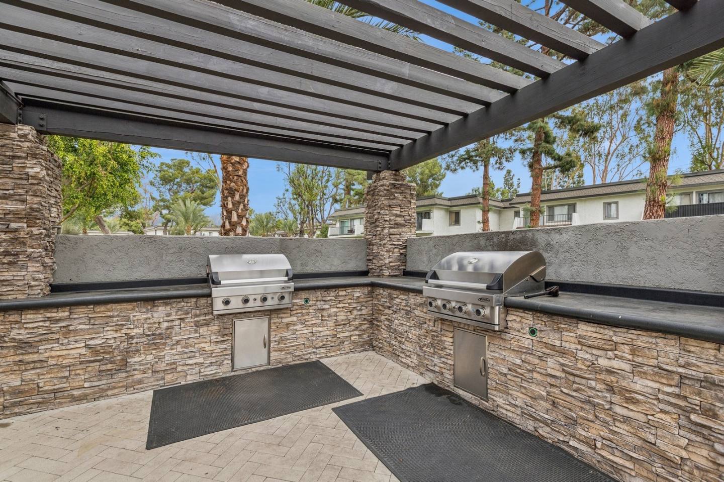 Monte Vista Apartment Homes Image 14