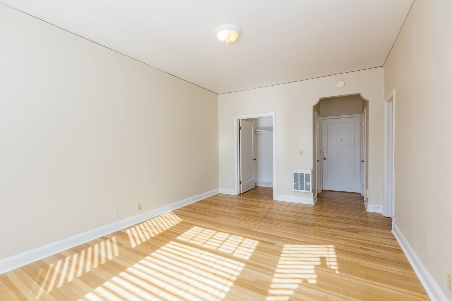 77 Glen Ave Image 6