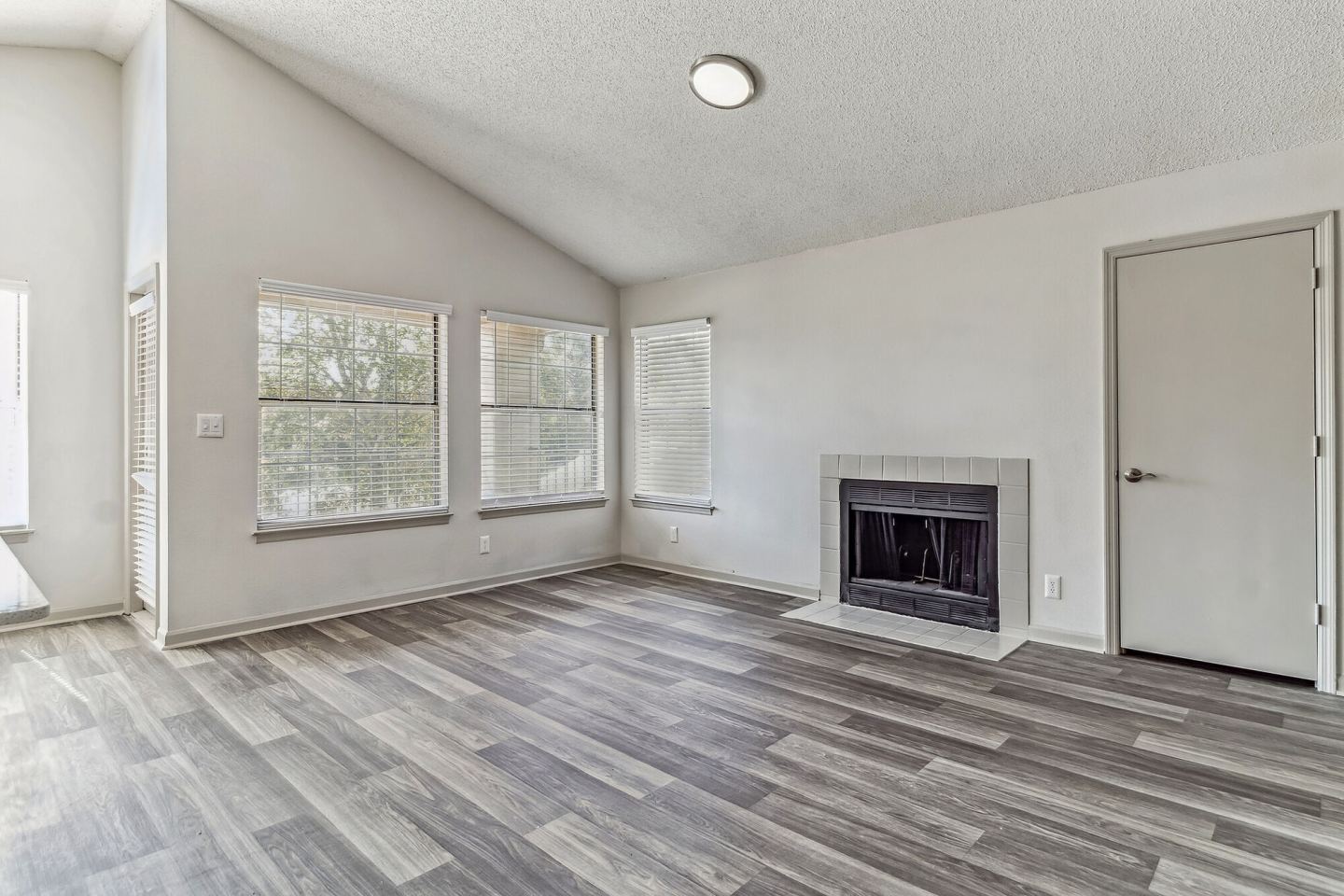 Summerlake Apartments Image 10