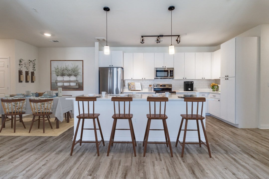 Residence at Gateway Village Image 17