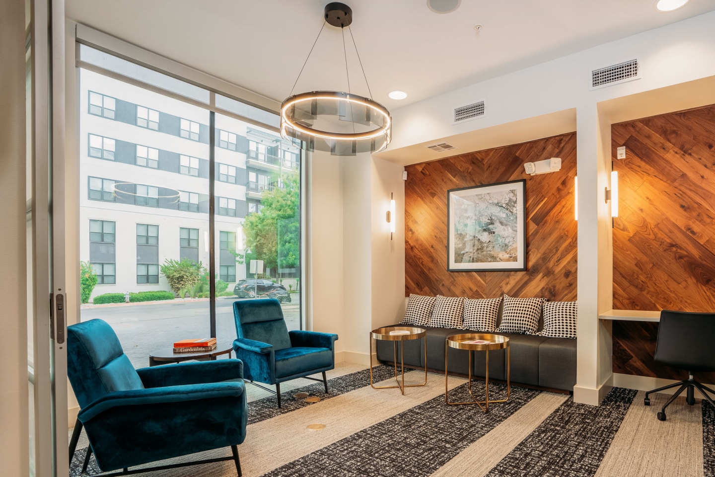 Lakeshore Pearl Image 10