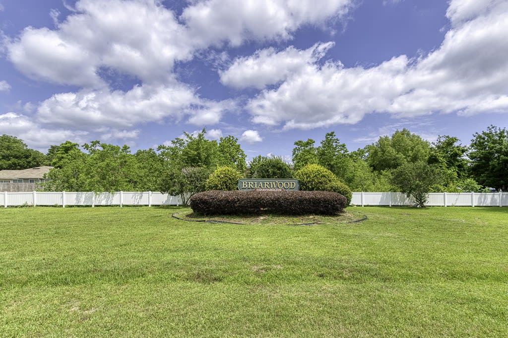 Briarwood Condominiums Image 24