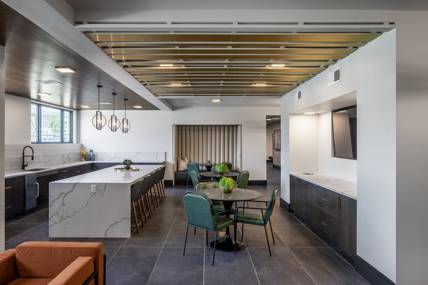 880 Lyn Image 49