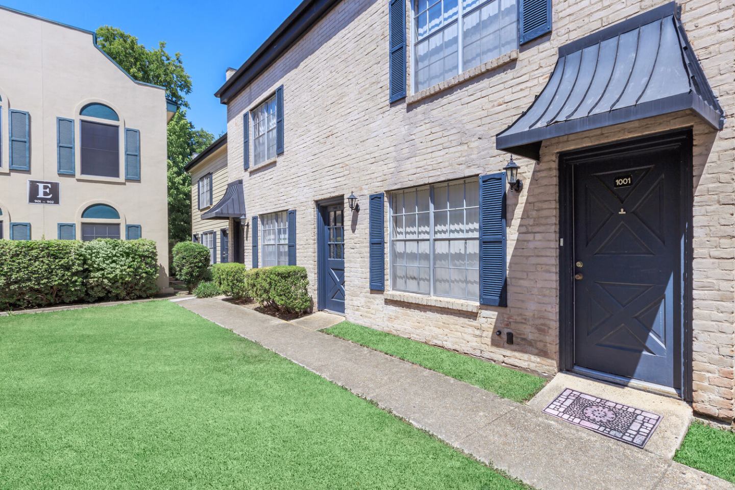 New England Village Apartments Image 32