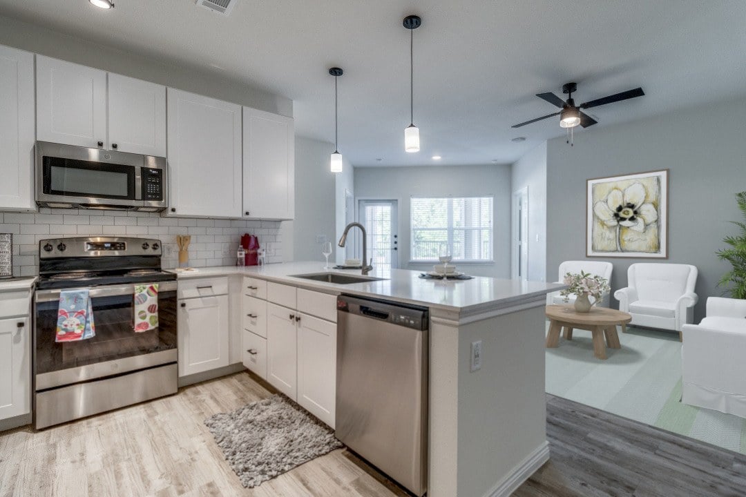 Residence at Gateway Village Image 28