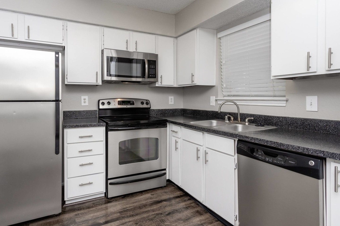 Bellevue at Spring Creek Image 7