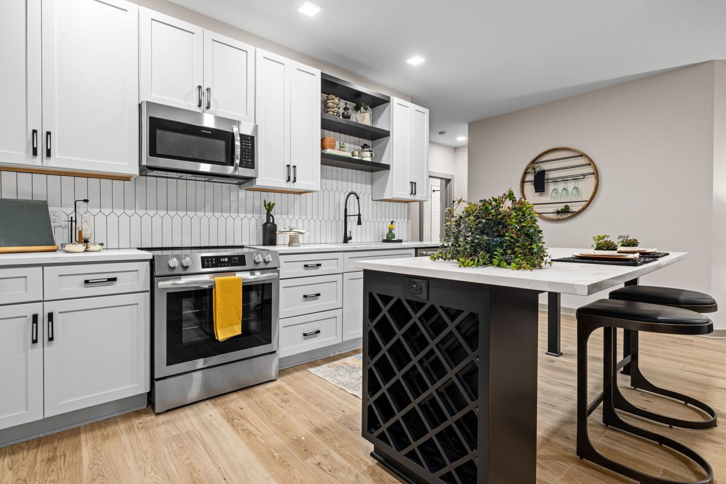The Artreaux Apartments and Townhomes Image 1