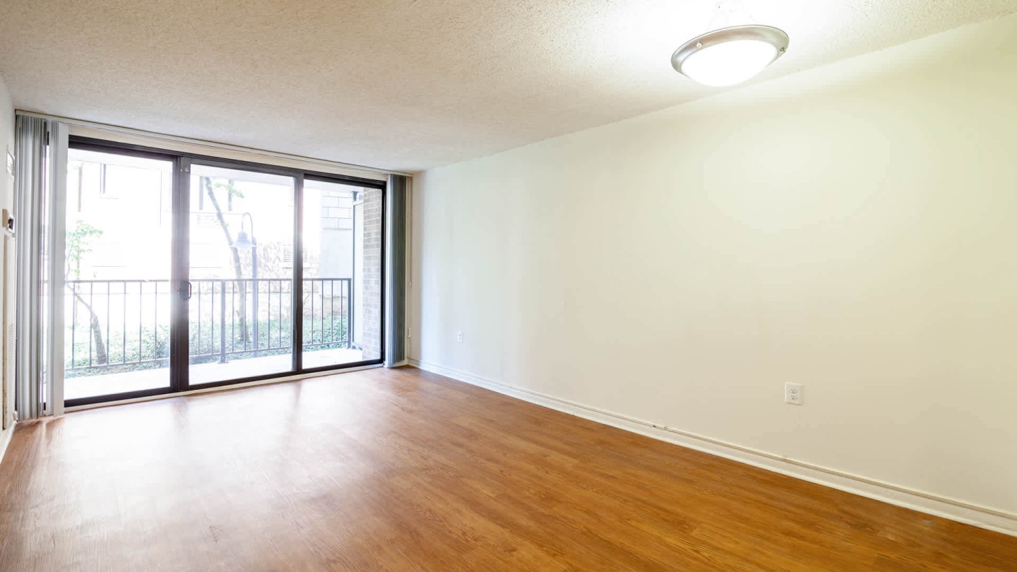 Connecticut Heights Image 43