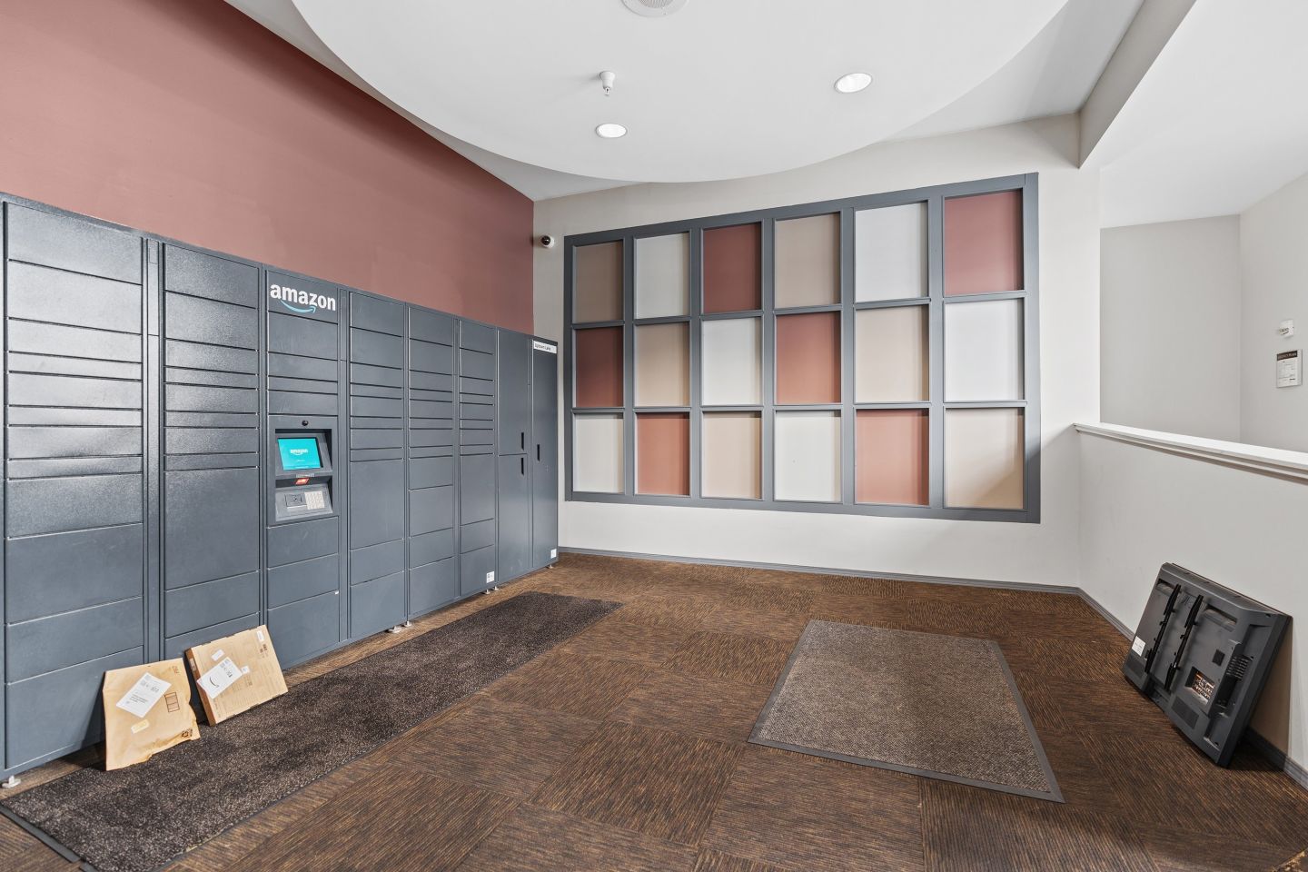 Uptown Lake Apartments Image 32