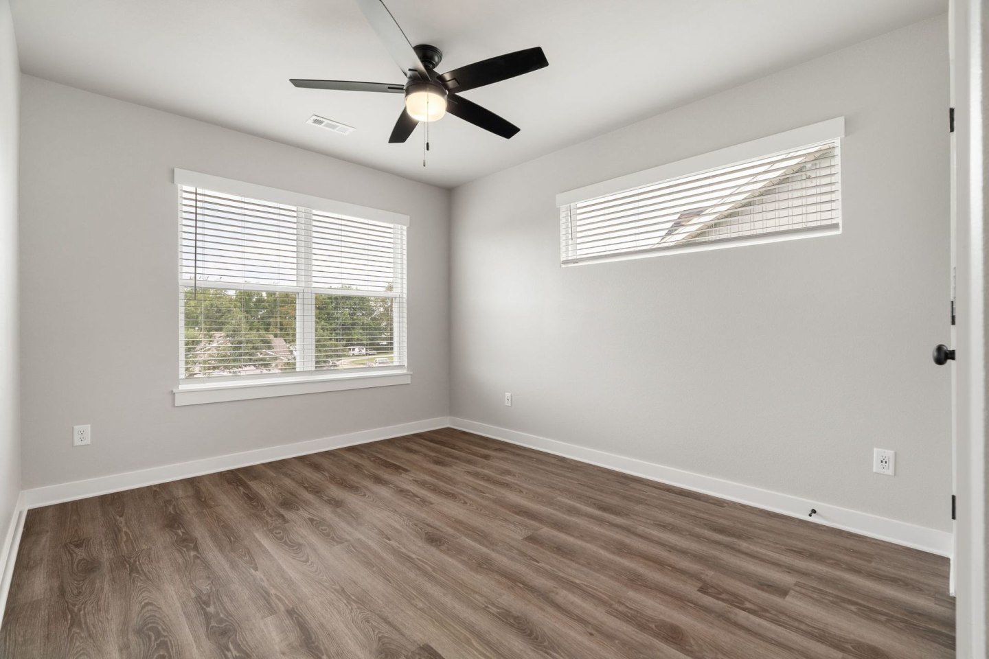 BIRDMASTER DRIVE RESIDENCES Image 27