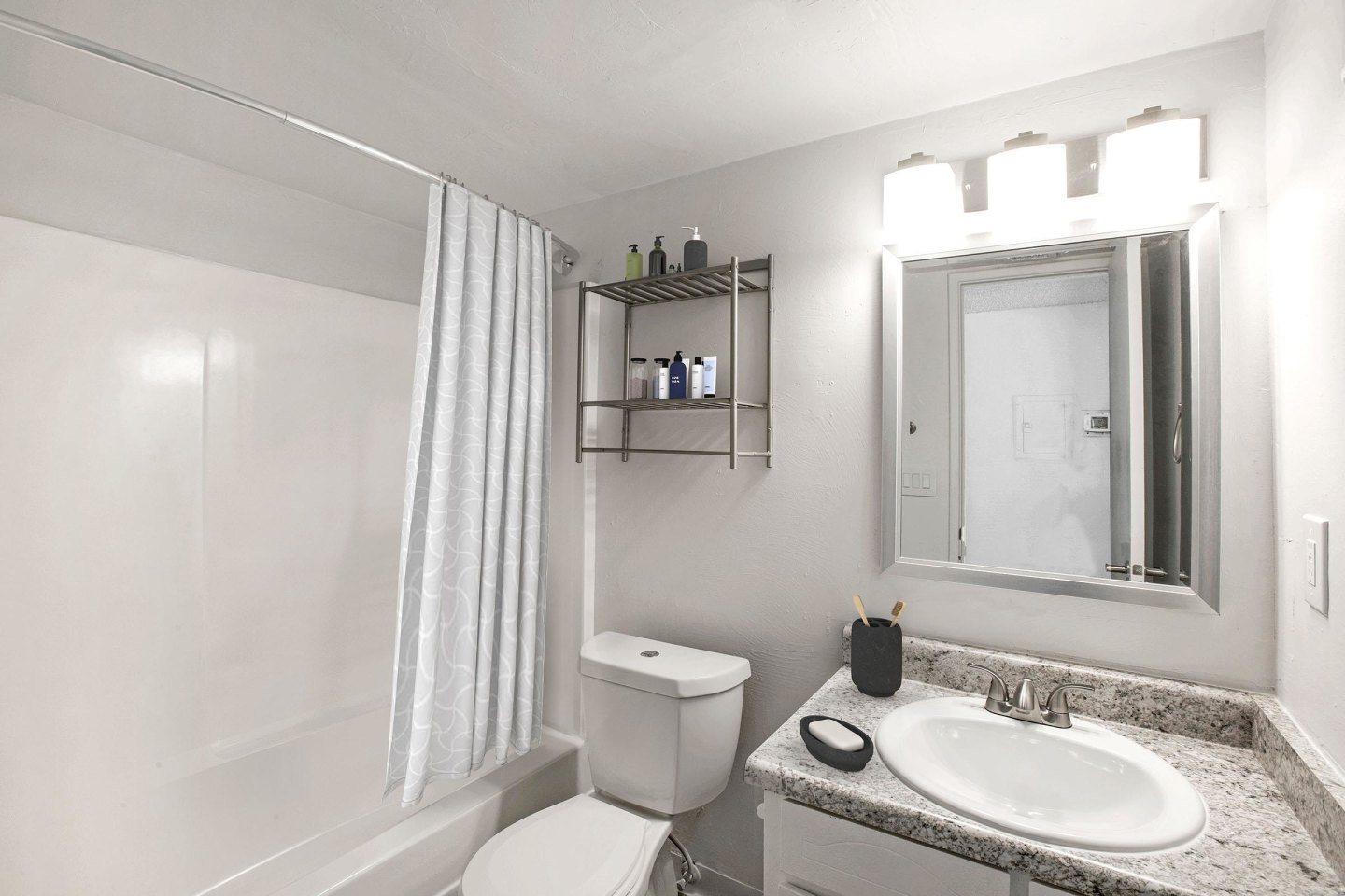 Icon Apartment Homes Image 6