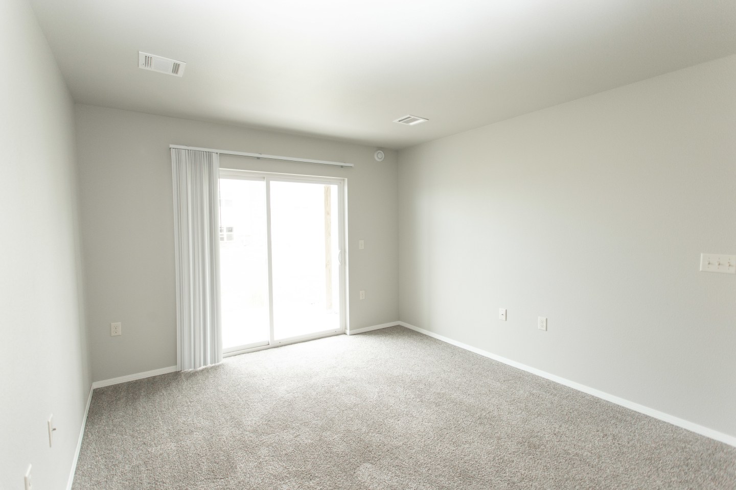 Thelin Center Apartments Image 6