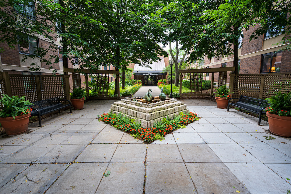 York Plaza Apartments Image 23